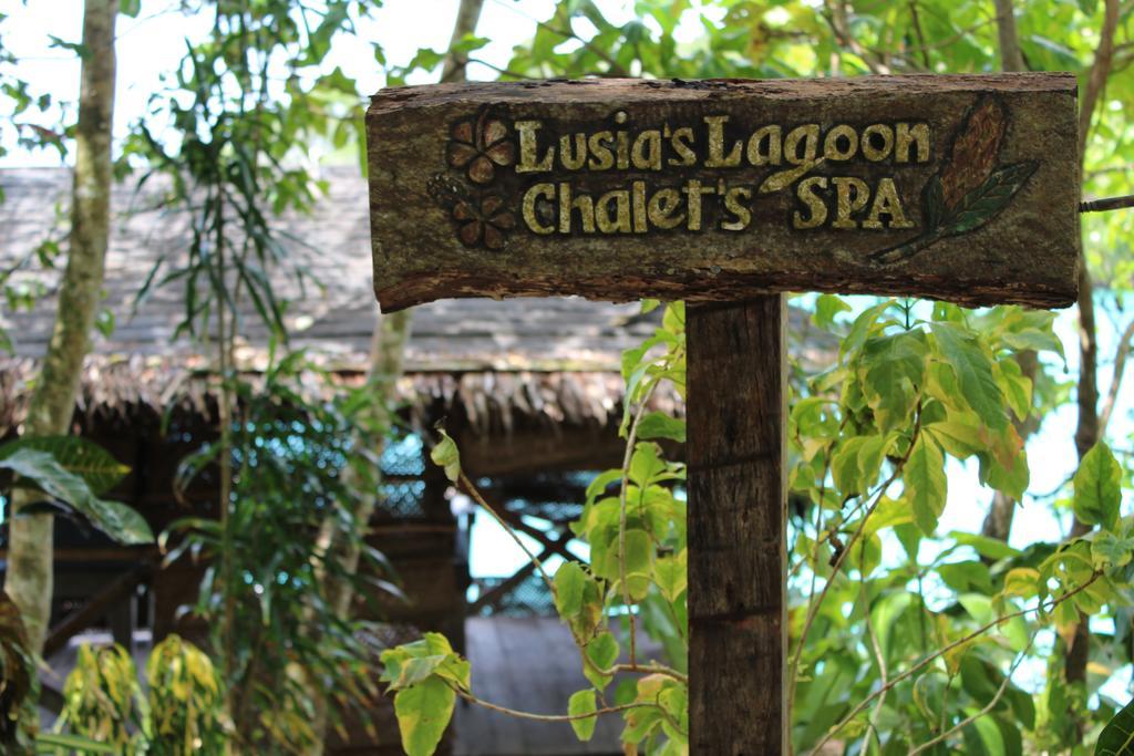 Lusia'S Lagoon Chalets Salelologa 外观 照片