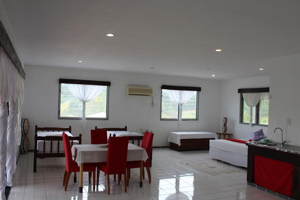 Lusia'S Lagoon Chalets Salelologa 外观 照片